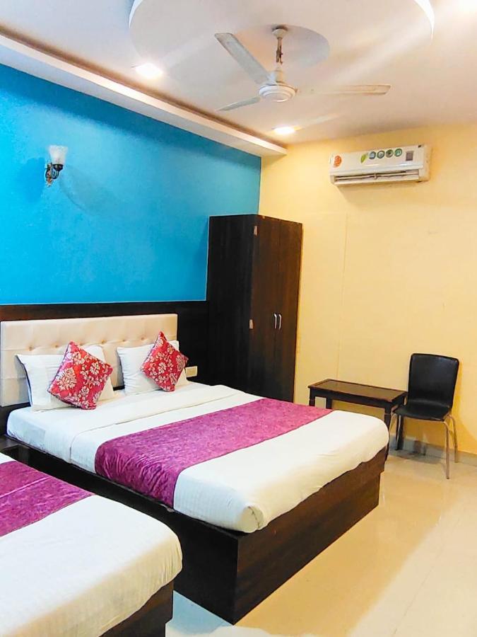 Hotel Golden Galaxy - Santacruz East Mumbai Bagian luar foto