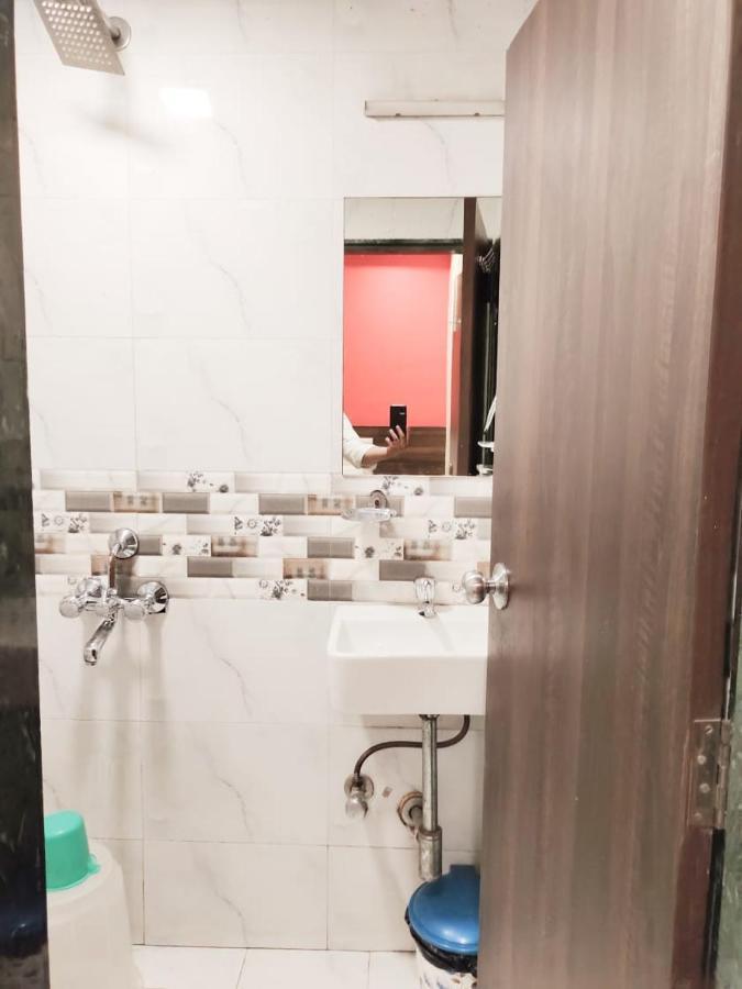 Hotel Golden Galaxy - Santacruz East Mumbai Bagian luar foto