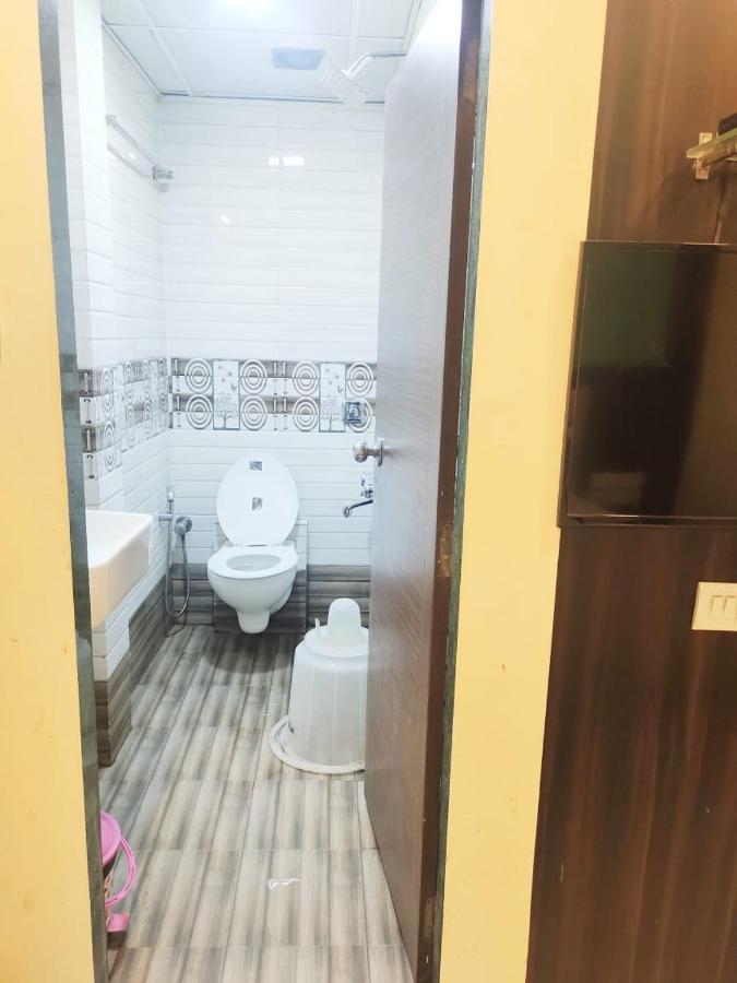 Hotel Golden Galaxy - Santacruz East Mumbai Bagian luar foto