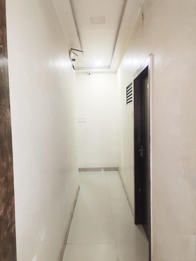 Hotel Golden Galaxy - Santacruz East Mumbai Bagian luar foto
